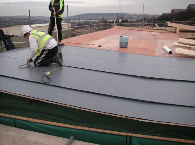 How a Single Ply Contractor Ensures Long-Lasting Roof Performance