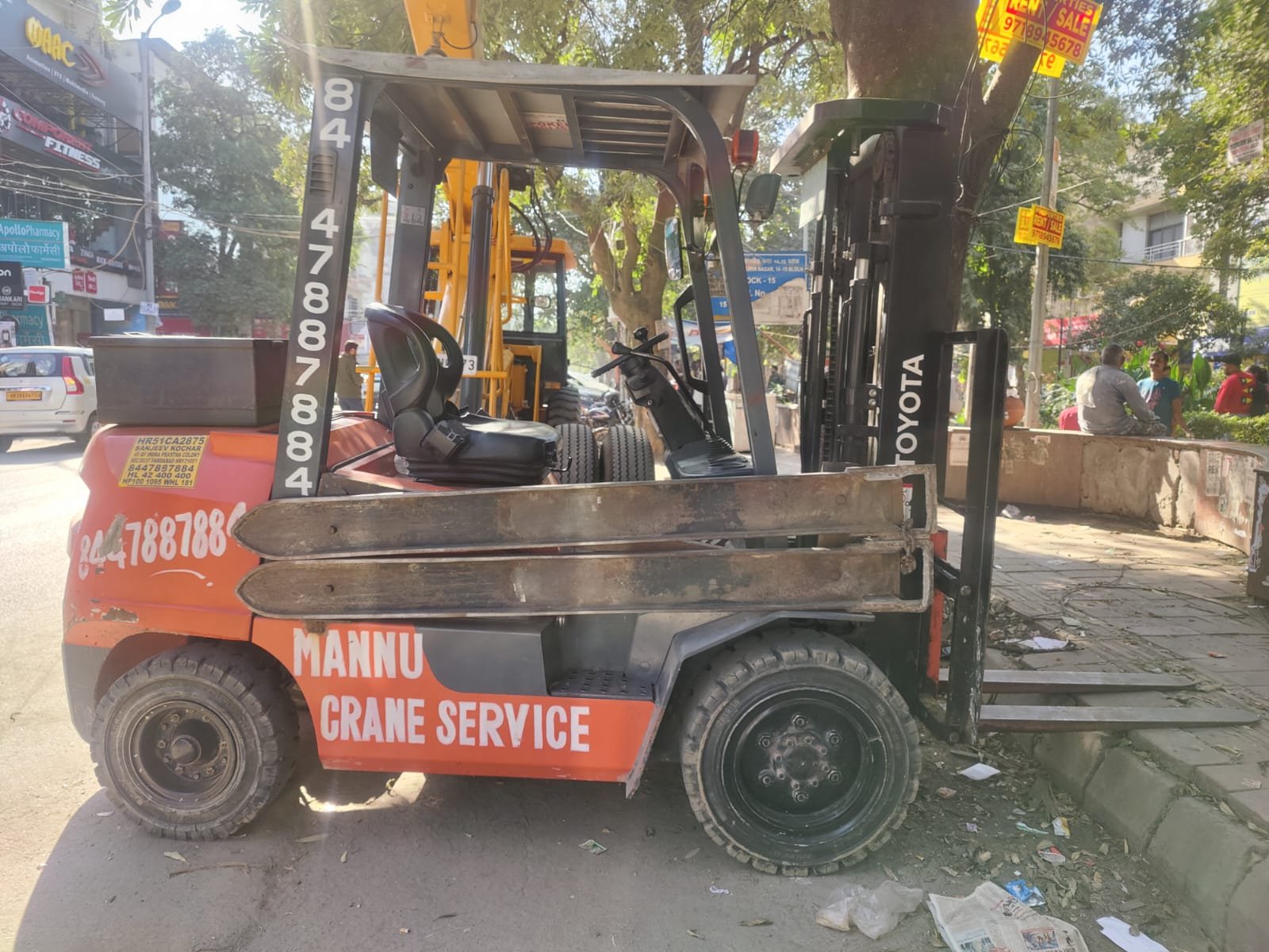 Mannu Crane Service – Reliable Crane Rental and Lifting Solutions in Delhi