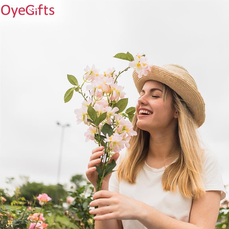Stunning Flowers That Bloom All Year and Brighten Up Your Garden