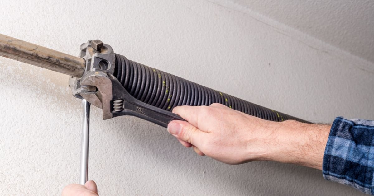 How Do Professionals Maintain Residential and Commercial Garage Doors?