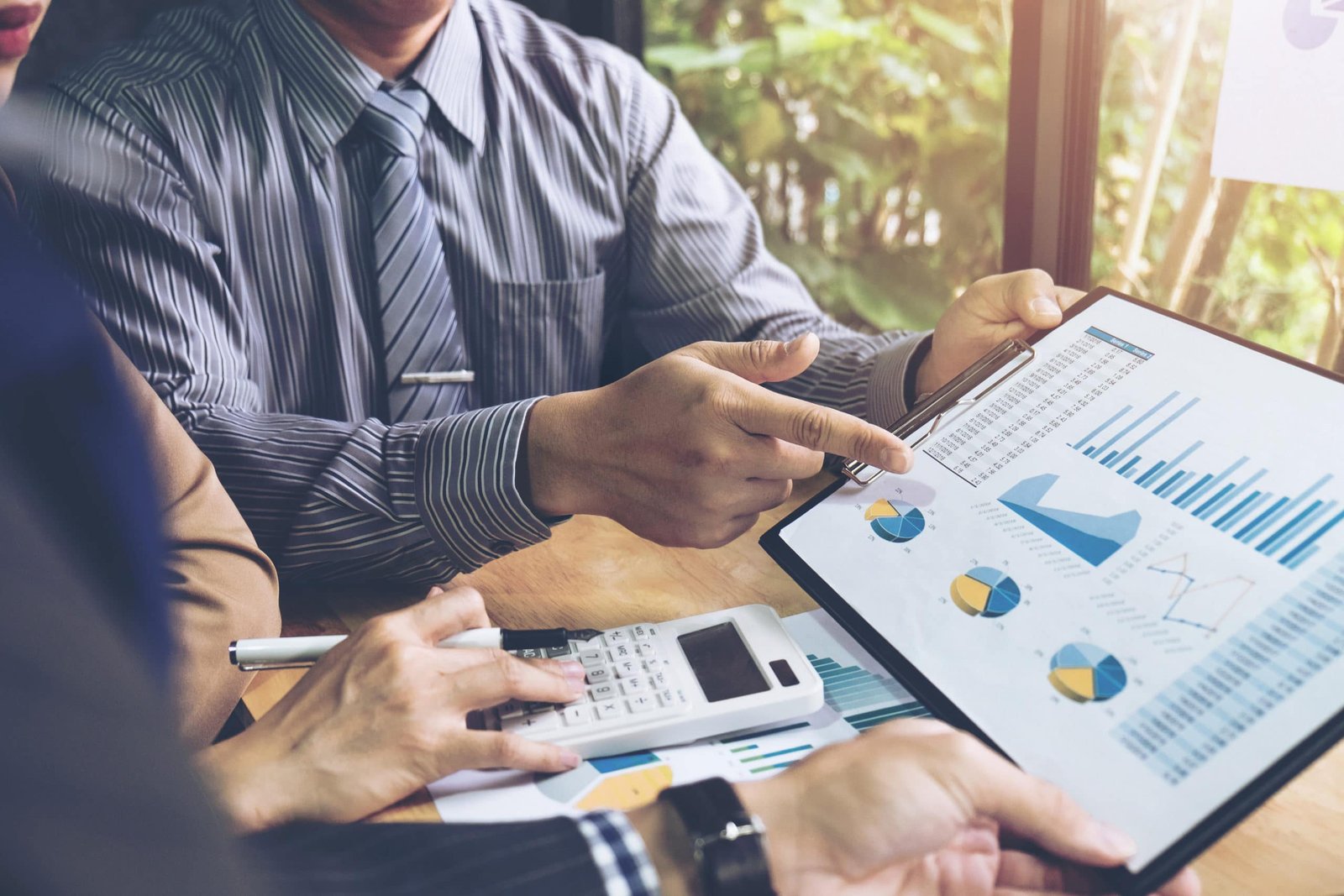 Top Reasons Global Lending Services Improve Cash Flow Management