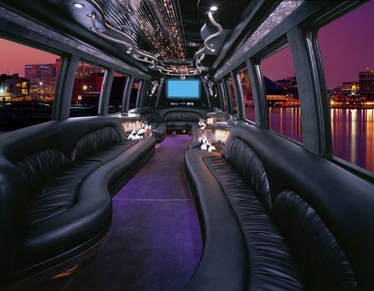 Party on Wheels: The Best Luxury Party Bus Experience in Philadelphia