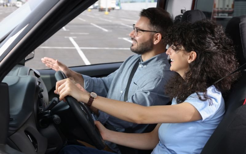 Why is it Important to Learn Driving from a Reputed Driving School?