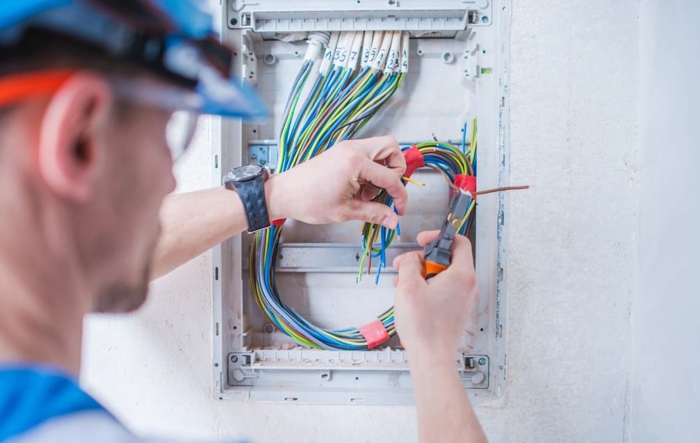 Residential, Commercial Electrician Services & Electrical Contractors in Coquitlam: Upgrading Your Space with Reliable Electrical Solutions in Coquitlam