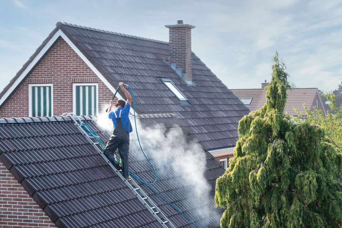Why Pressure Roof Cleaning & Modern Pressure Washing Services Are Leading 2025’s Exterior Home Care Trends