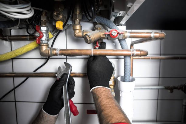 Emergency Plumber: What to Do When a Plumbing Crisis Strikes